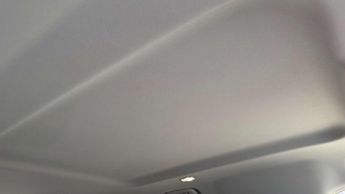 Land Rover Defender SE