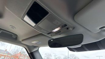 Land Rover Defender SE