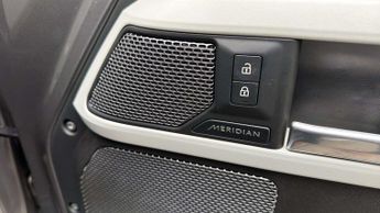 Land Rover Defender SE