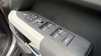 Land Rover Defender SE