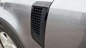 Land Rover Defender SE