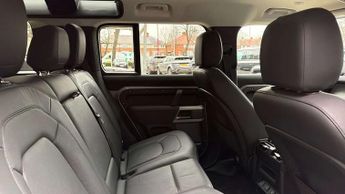 Land Rover Defender SE