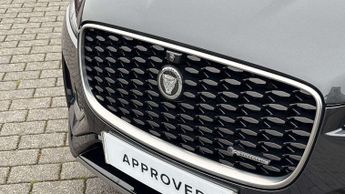 Jaguar F-PACE R-Dynamic HSE Black