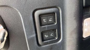 Land Rover Defender XS Edition