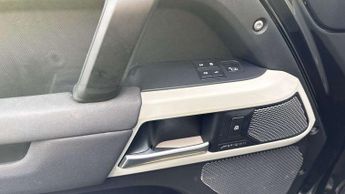 Land Rover Defender XS Edition