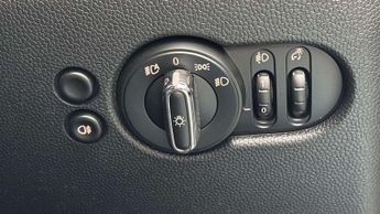 MINI Hatchback Cooper S Level 2