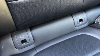 Jaguar E-PACE R-Dynamic SE Black