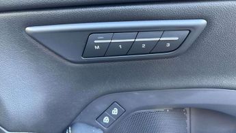 Jaguar E-PACE R-Dynamic SE Black