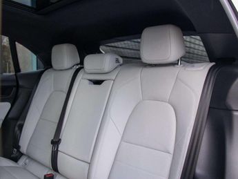 Porsche Macan Electric Estate 