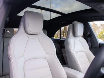 Porsche Macan Electric Estate 