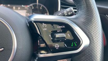 Jaguar F-PACE R-Dynamic Black