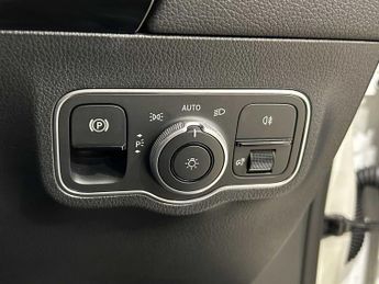 Mercedes-Benz EQA Sport Executive