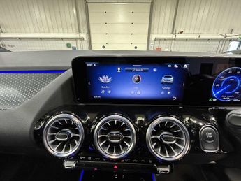 Mercedes-Benz EQA Sport Executive