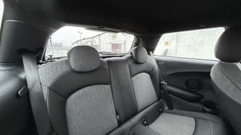 MINI Hatchback Cooper S Level 2