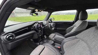 MINI Hatchback Cooper S Level 2