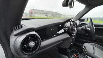 MINI Hatchback Cooper S Level 2