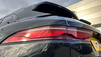 Jaguar F-PACE R-Dynamic Black