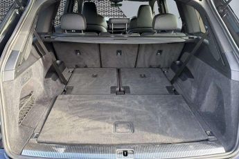 Audi Q7 SQ7 Black Edition