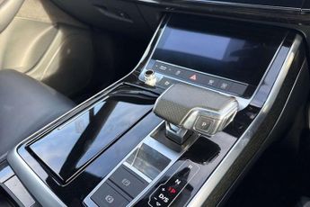 Audi Q7 SQ7 Black Edition