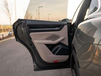 Porsche Macan Electric Estate 