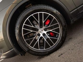 Porsche Macan Electric Estate 