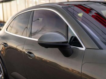 Porsche Macan Electric Estate 