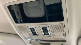 Land Rover Defender XS Edition