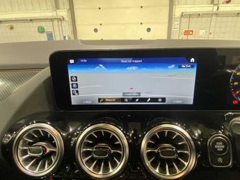 Mercedes-Benz GLA AMG Line