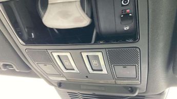 Land Rover Discovery R-Dynamic HSE