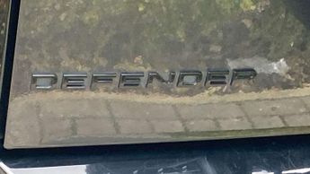 Land Rover Defender X-Dynamic SE