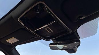 Land Rover Range Rover Velar SE