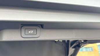 Land Rover Discovery R-Dynamic SE