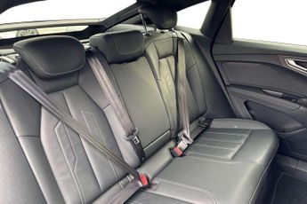 Audi Q4 Black Edition