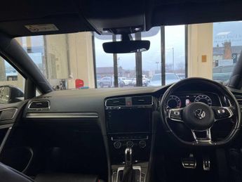 Volkswagen Golf GTI Performance