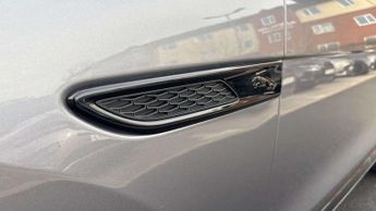 Jaguar F-PACE R-Dynamic HSE Black