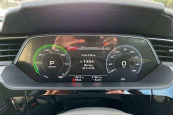 Audi E-Tron 