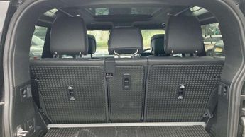 Land Rover Defender X-Dynamic HSE