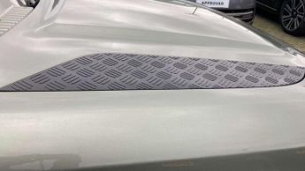 Land Rover Defender X-Dynamic HSE