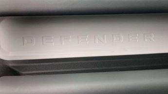 Land Rover Defender X-Dynamic HSE