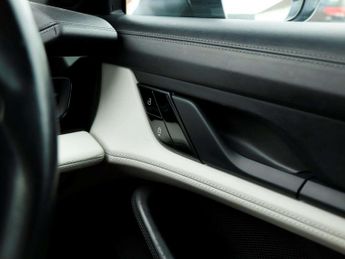 Porsche Taycan Saloon 