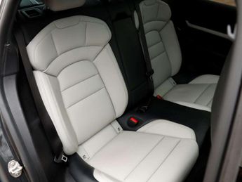 Porsche Taycan Saloon 