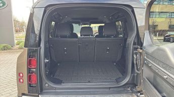 Land Rover Defender X-Dynamic SE
