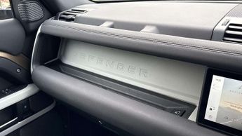 Land Rover Defender X-Dynamic SE
