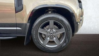 Land Rover Defender X-Dynamic SE