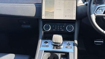 Jaguar F-PACE R-Dynamic Black