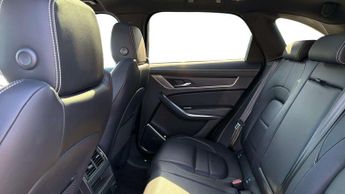 Jaguar F-PACE R-Dynamic Black