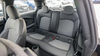 MINI Hatchback Cooper S Level 2