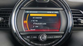 MINI Hatchback Cooper S Level 2