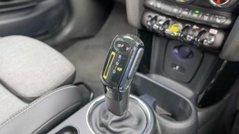 MINI Hatchback Cooper S Level 2