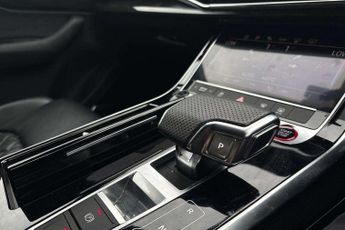 Audi Q7 SQ7 Black Edition